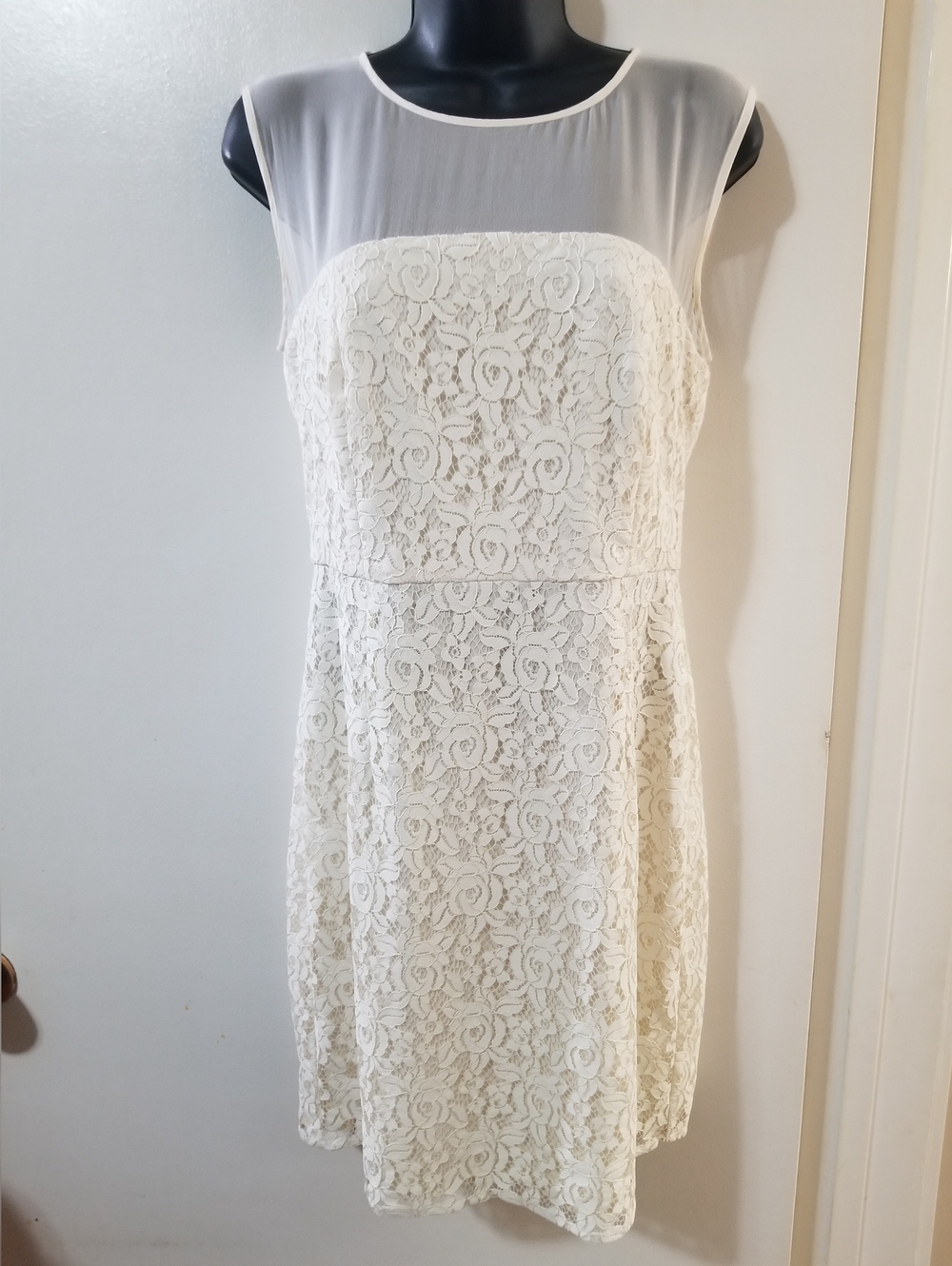 DVF Lace Overlay Cocktail Dress Ivory Silk Trim Sleeveless Sz 6